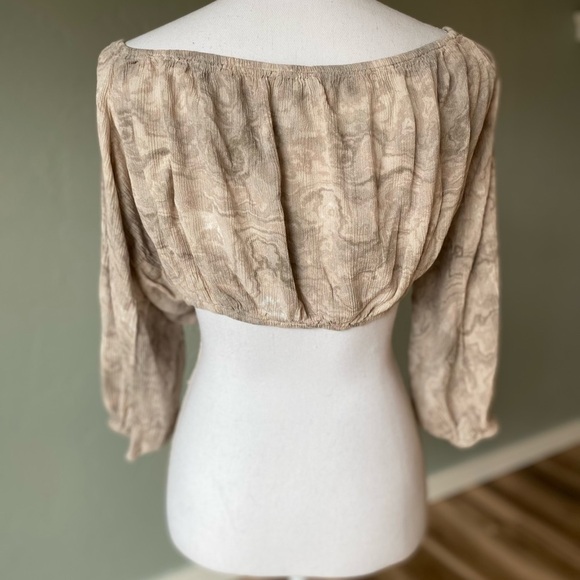 Forever 21 cream off the shoulder top size xl - Picture 3 of 6